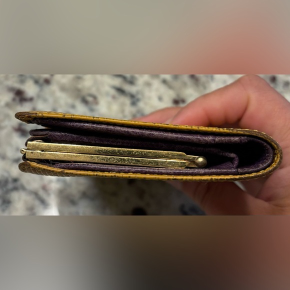 Authentic LV EPI Kisslock leather wallet (yellow color/purple interior) - Picture 7 of 17